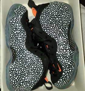 Safari Foamposite size 9